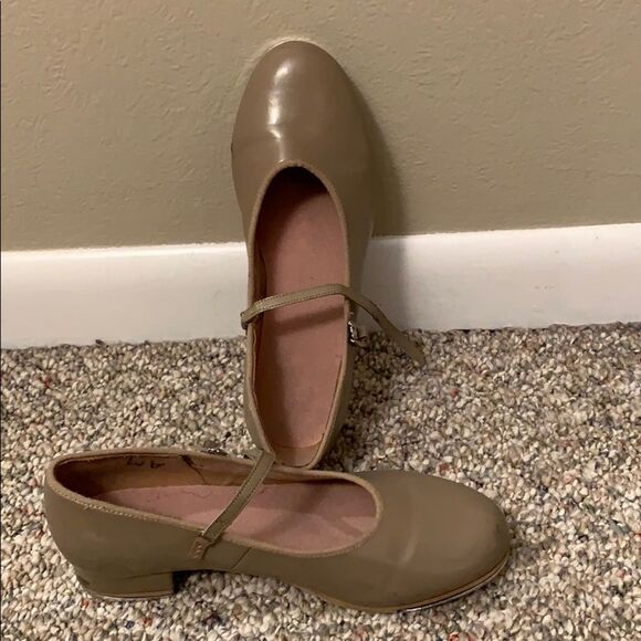 ✨👯‍♀️ Bloch Tan Buckle Tap Shoes – Gently Used, Great Sound, Size Up! Size 9 - Picture 4 of 6
